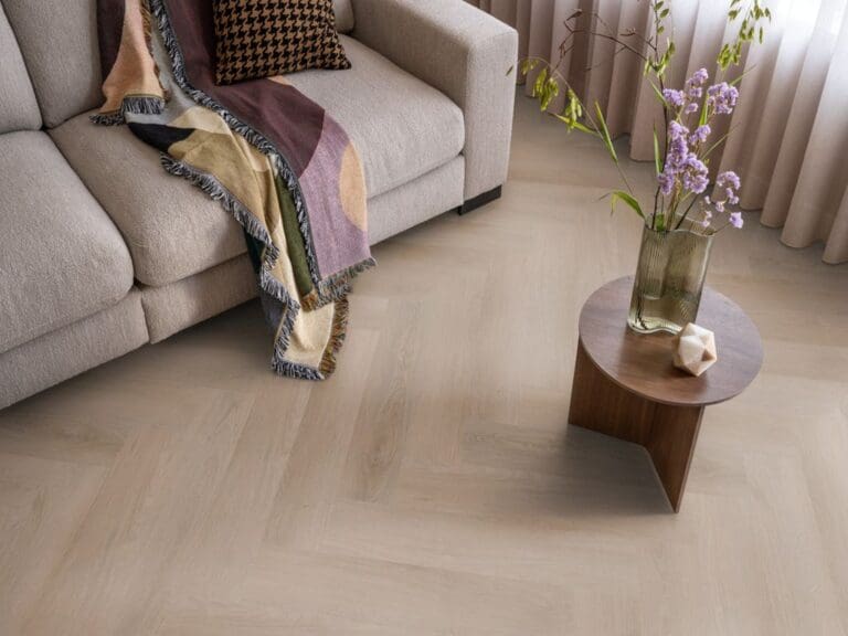 ambiant Spigato Navaro visgraat click dark oak - freelance groothandel